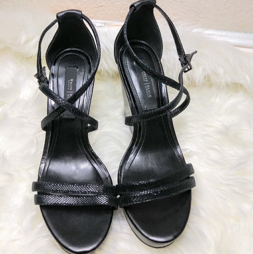 White House Black Market size 8